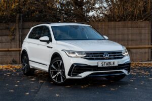 white volkswagen tiguan